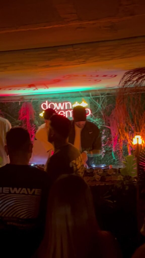 Presentación de Rober Ayala en Downtempo, fotograma 2